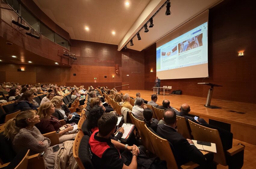 El personal municipal es forma en eines d’intel·ligència artificial per a oferir un millor servei a la ciutadania