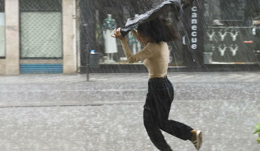 Alerta taronja per fortes tempestes i granís gran a l’interior sud de València