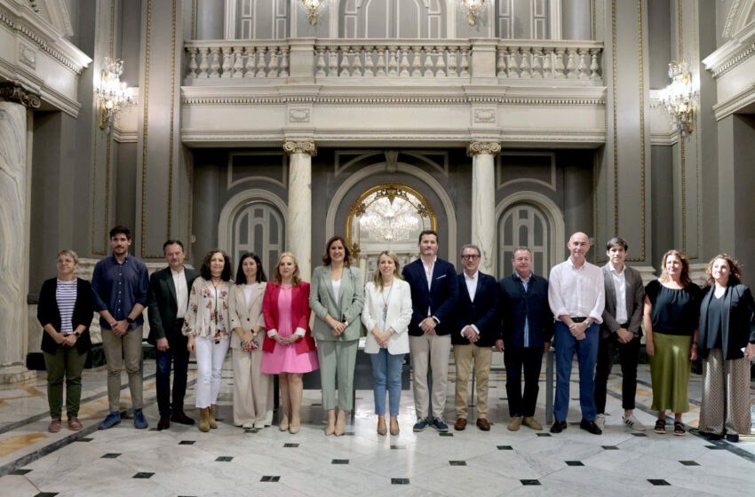 Ajuntament i sindicats firmen l’acord laboral 2024-2027 que reforça els serveis a la ciutadania