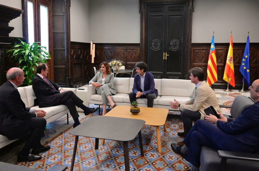  L’alcaldessa de València proposa a la Fundació Iberdrola España il·luminar el Micalet i la Catedral