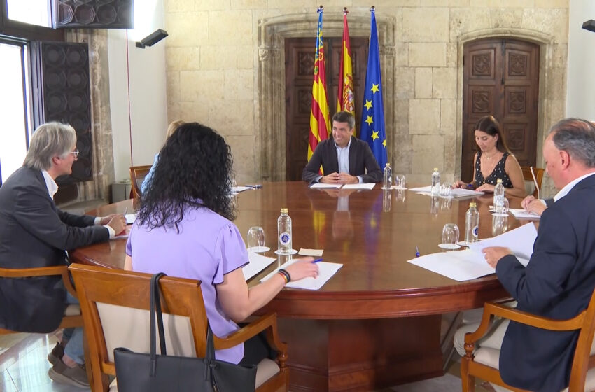  Carlos Mazón presidix la Mesa de Diàleg Social de la Comunitat Valenciana