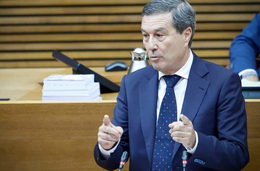 Gómez anuncia que els centres de salut tancaran els dissabtes a partir d’octubre