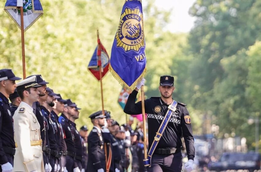  La Policia Local de València rep la medalla al mèrit de la Policia Municipal de Madrid per la seua labor durant la DANA