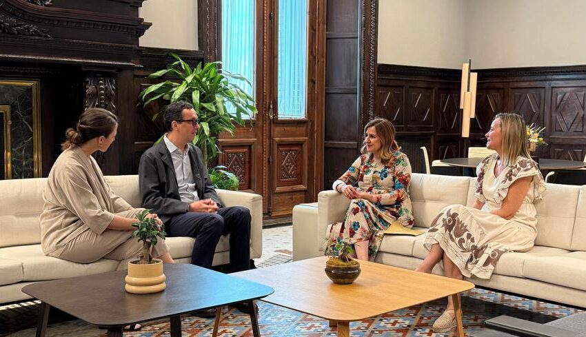 València impulsa un equip d’innovació per protegir majors i adaptar els parcs infantils al canvi climàtic