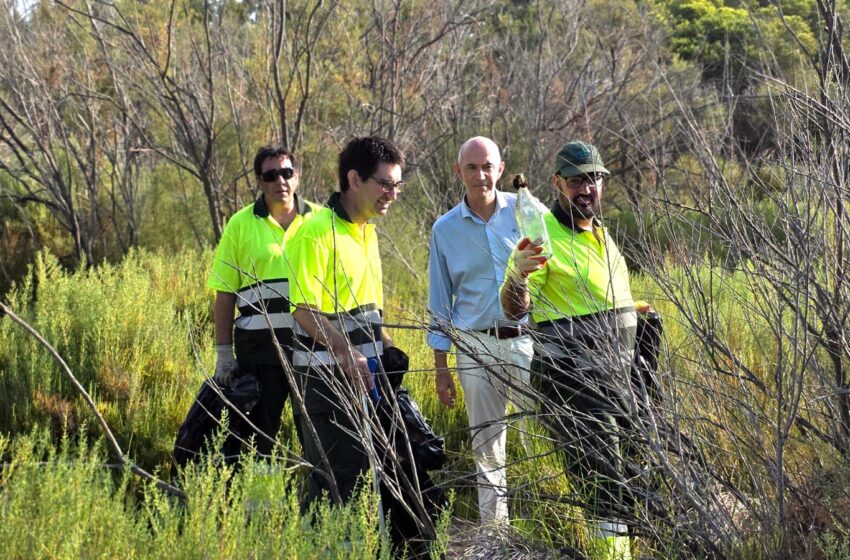 El pla extraordinari de neteja a la Devesa retira 23.100 litres de fem en només tres setmanes