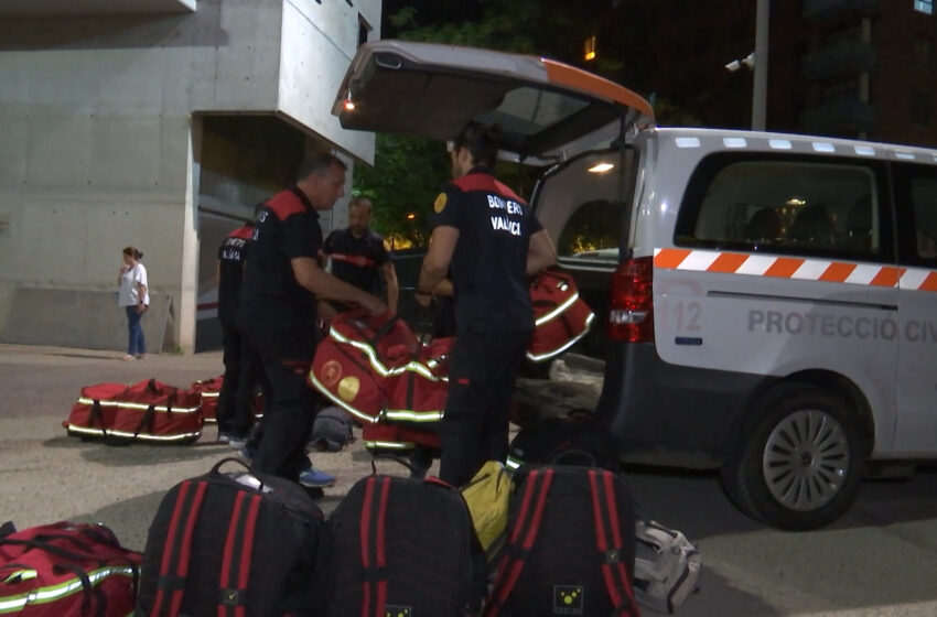  Els bombers de València tornen de Lleó després d’extingir un greu incendi forestal