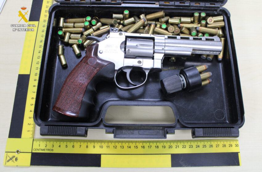 Detingut a Llíria per tancar la seua parella durant 12 dies i agredir-la sexualment