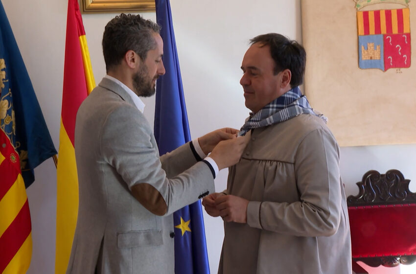  Pérez Llorca visita les Falles d’Alcàsser i Algemesí i destaca el seu caràcter identitari