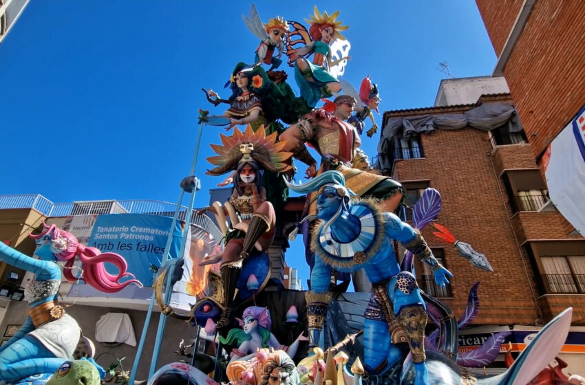  La falla “Avani” aconseguix el primer premi de Secció Especial a Alzira en un dia marcat per l’èxit i un incident inesperat